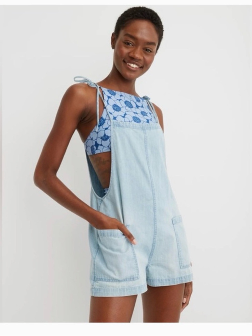 Aerie Light Wash Denim Short Overalls - Pale Blue